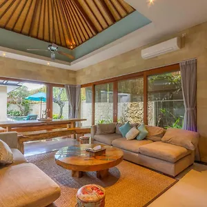  Villa Villa Legian
